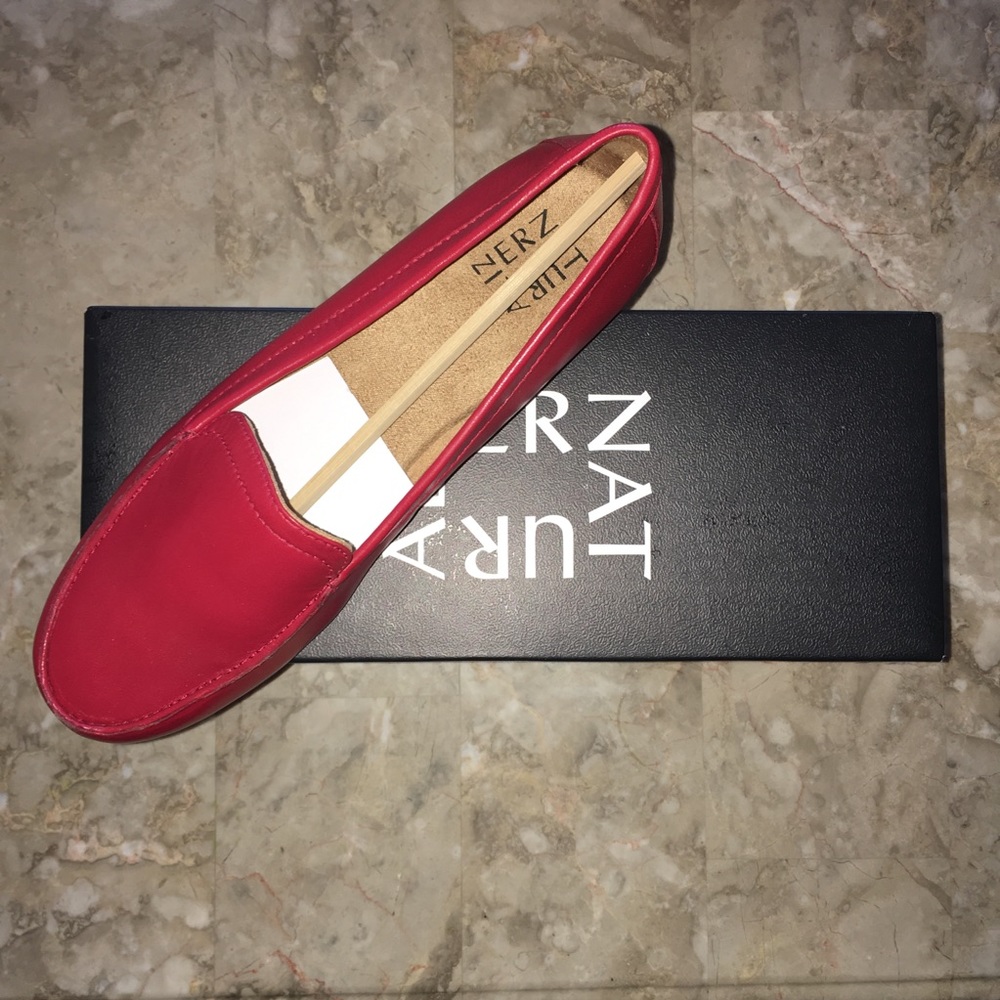 Red flat shoe